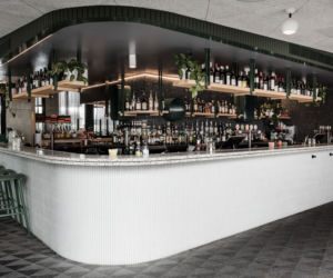 Tropikalne wnętrze restauracji w Sydney 