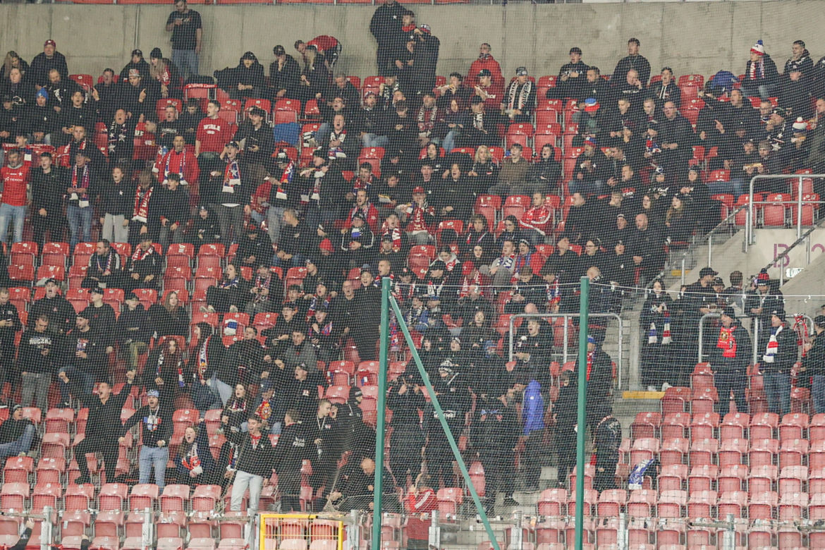 Widzew Łódź - Wisła Kraków; Zdjęcia kibiców i zawodników z meczu 11. kolejki PKO BP Ekstraklasy 2026/27