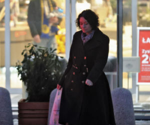 Anna Maria Żukowska buszuje w kwiatach