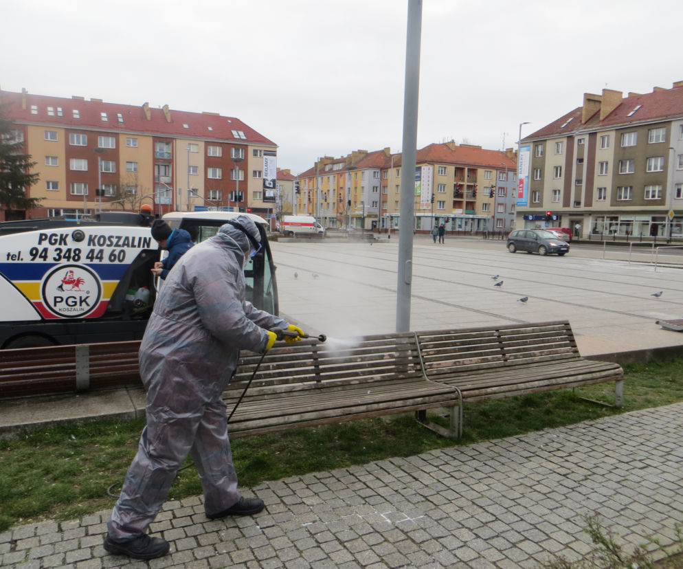 Koronawirus w Koszalinie. Wielka dezynfekcja miasta! Odkażane są ławki i przystanki