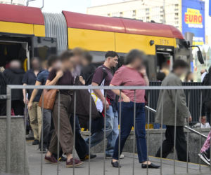 Daniel Martyniuk ładnie się bawi w Warszawie. Mamy fotki