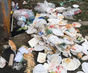 Śmieci na targowisku Świebodzki