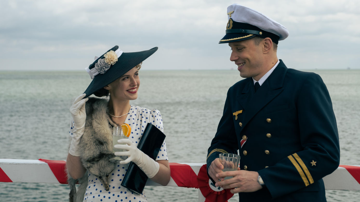 Zatoka szpiegów, odcinek 4. Kurt (Michał Mikołajczak), Lotta (Anna Karczmarczyk)