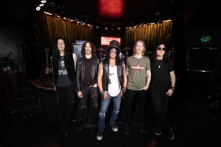 Slash powraca z nową płytą i wielką niespodzianką. Ćwiczył po nocach, by zagrać na nowym instrumencie