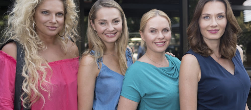 PrzyPrzyjaciółki, sezon 10, Anka (Magdalena Stużyńska), Inga (Małgorzata Socha), Zuza (Anita Sokołowska), Patrycja (Joanna Liszowska)
