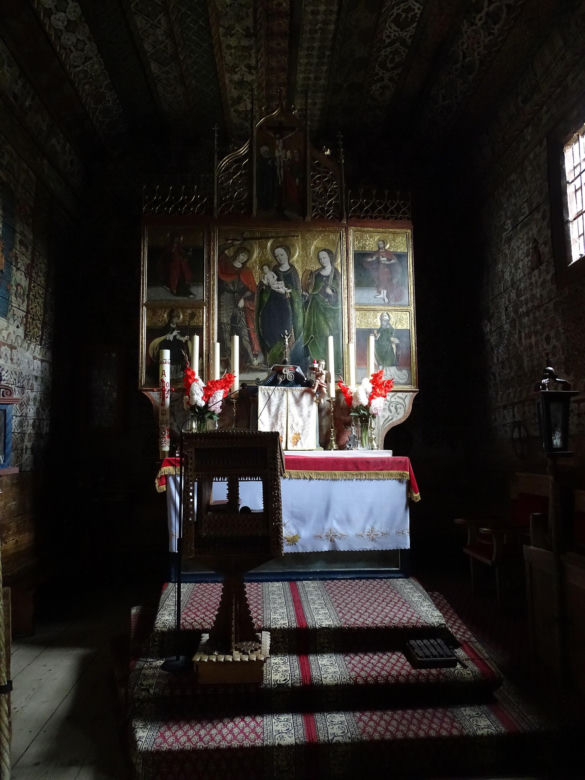 To jeden z najstarszych kościołów w Małopolsce. To w nim serialowy Janosik wziął ślub z Maryną!