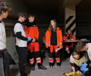 Wiedzą jak ratować! Na Uniwersytecie Kaliskim odbyły się II Mistrzostwa Szkół Ponadpodstawowych w Pierwszej Pomocy ZDJĘCIA