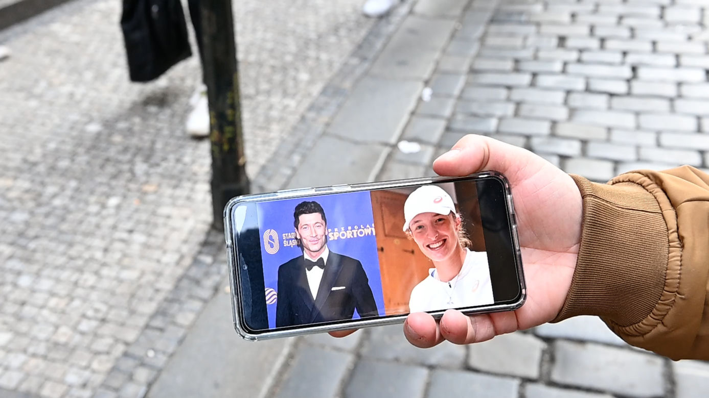 Lewandowski czy Świątek? Wyjątkowa sonda na ulicach Pragi