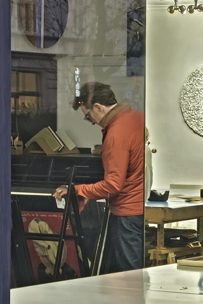 Paweł Wilczak szuka złota w w lombardzie