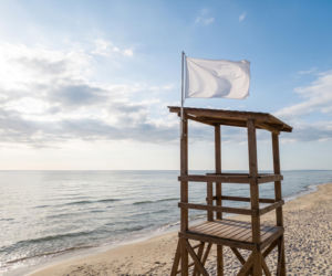 Sinice Łeba 16.07. Czy w Łebie można się dzisiaj kąpać? Flaga, warunki pogodowe