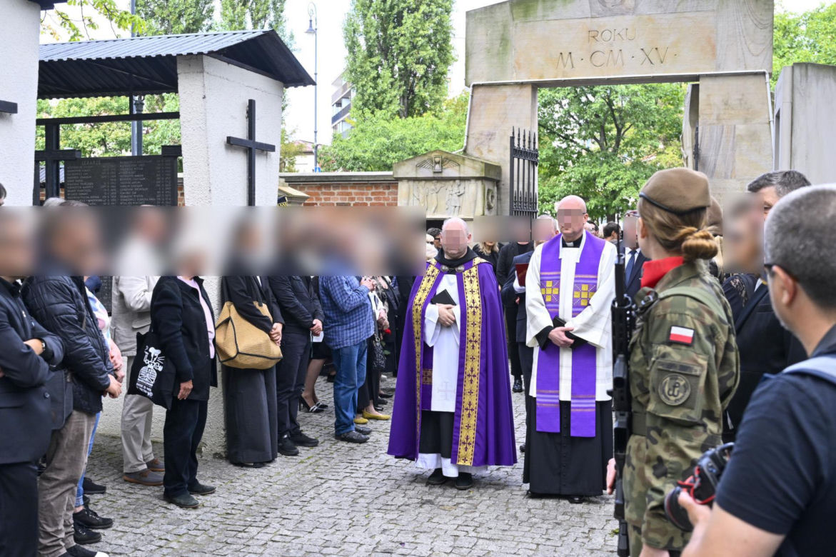 Tak pożegnały Jana Frycza córka i wnuczka. Trudno się nie rozpłakać