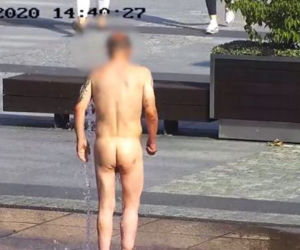 Kąpał się nago w fontannie w centrum Szczecinka