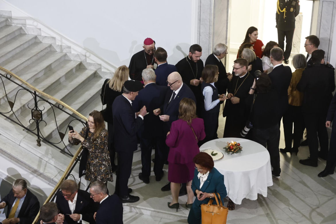 Połamali się opłatkiem w Sejmie