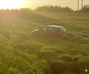 PILNE! Groźny wypadek na DK 42 w Wąchocku. Jedna osoba w szpitalu