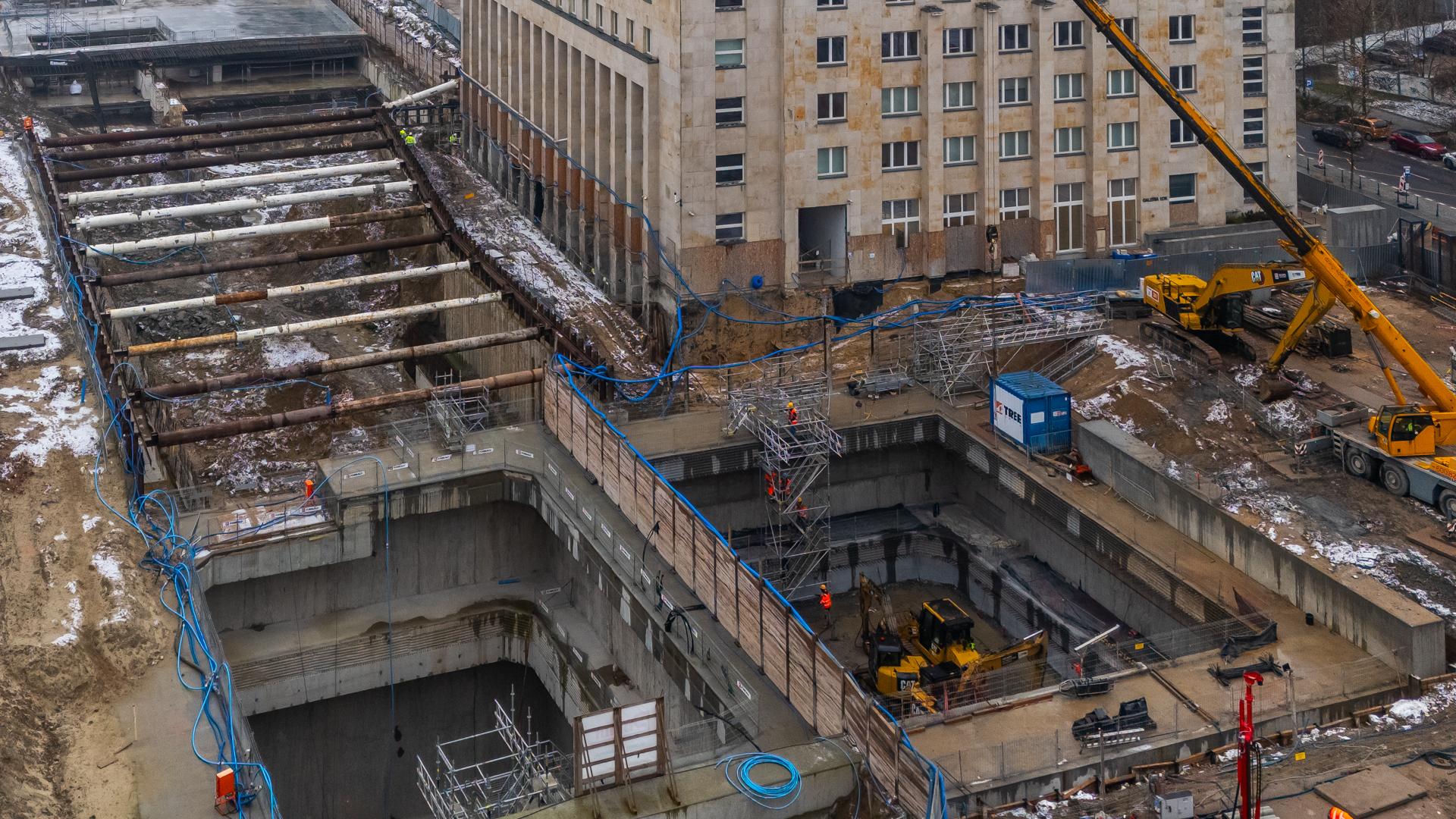 Łódzki Dom Kultury - wciąż jest częścią placu budowy