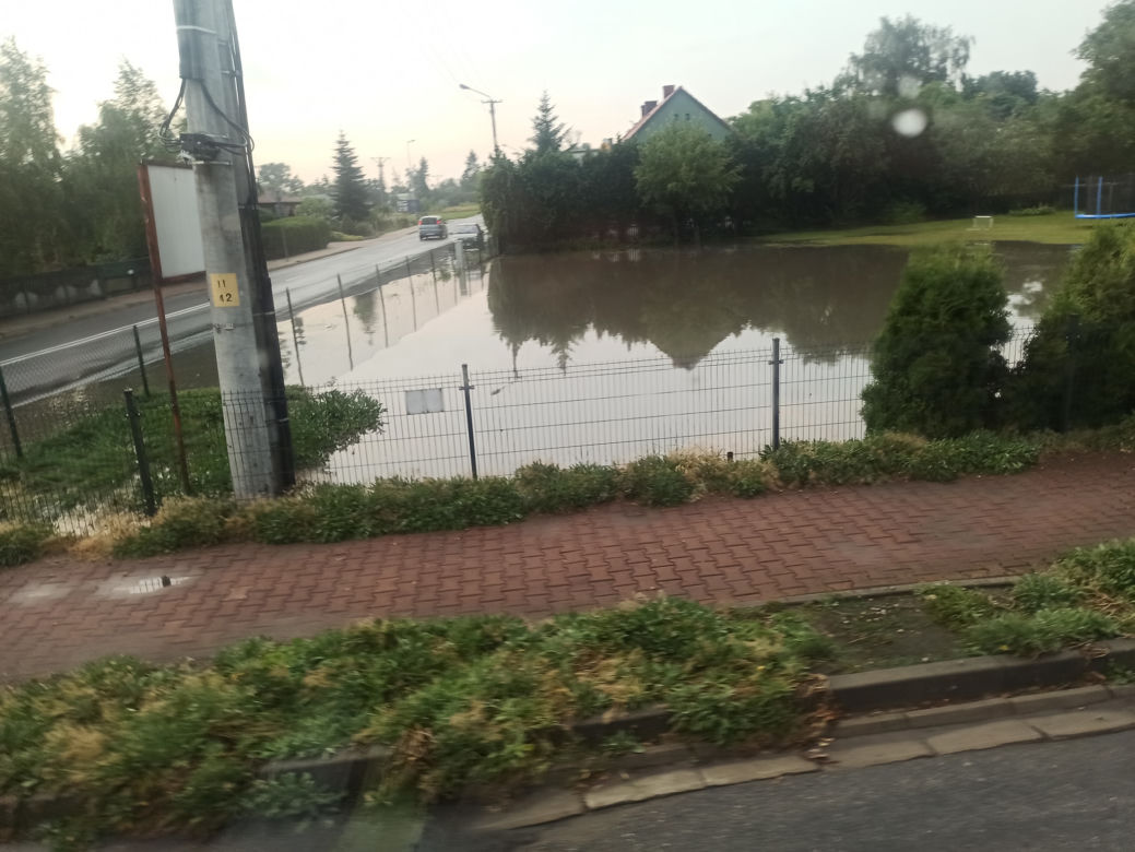 ​Osiedle Gronowo pod wodą po oberwaniu chmury