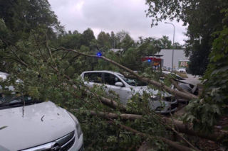 Burze nad Polską. Setki interwencji, tysiące domów bez prądu. IMGW ostrzega. Gdzie będzie najgorzej?
