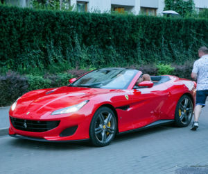 Patryk Vega w Ferrari Portofino wartym milion złotych