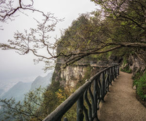 Ekstremalne przeżycia na szlaku China Tianmen Skywalk w Chinach