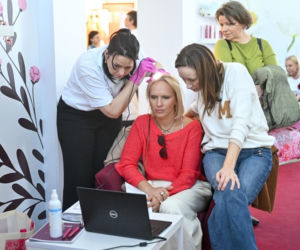 nieZWYKŁA KOBIETA”