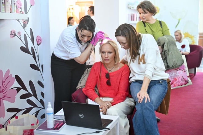 "nieZWYKŁA KOBIETA”