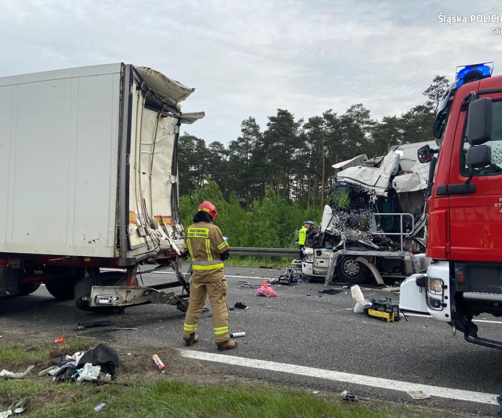 Wypadek na A4. Karambol z udziałem czterech ciężarówek
