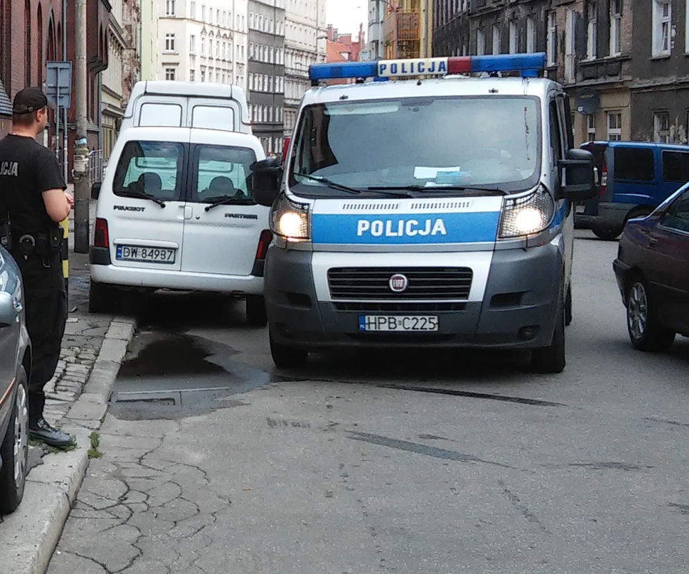 Policjanci zostali zawieszeni w obowiązkach do czasu wyjaśnienia sprawy (zdjęcie poglądowe)