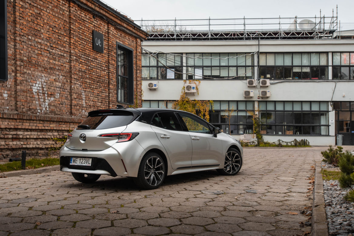 Toyota Corolla Hatchback 1.2 Turbo 116 KM 6 M/T 