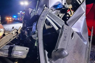 Tragiczny wypadek w powiecie rawickim. Auto uderzyło w murowany przystanek, 19-letni kierowca nie żyje