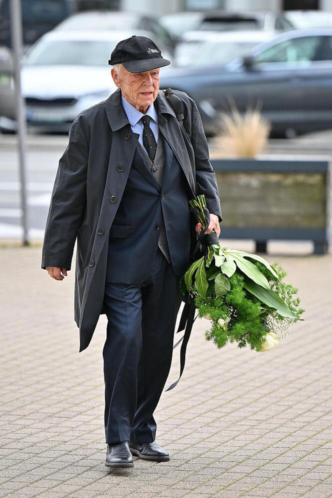 Pogrzeb - Jerzy Derfel