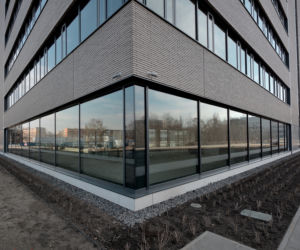 Kompleks biurowy Business Garden Poznań – narożnik jednego z budynków