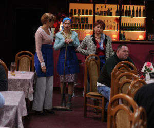 RANCZO 7 sezon odc. 86. Więcławska (Dorota Chotecka), Solejukowa (Katarzyna Żak), Hadziukowa (Dorota Nowakowska)
