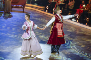 Blanka wpadła na studniówkę. W takim stroju wystąpiła. Odpowiednio do okazji?