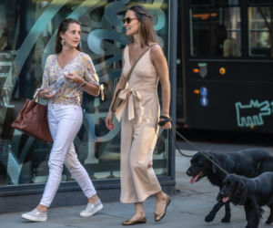 Pippa Middleton w ciąży na spacerze z psami
