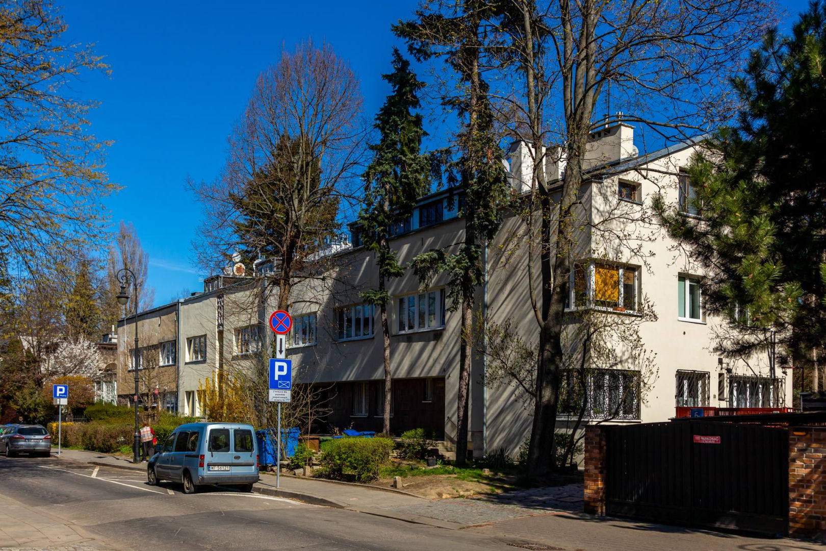 Domy przy Katowickiej 8, 8A i 8B w Warszawie