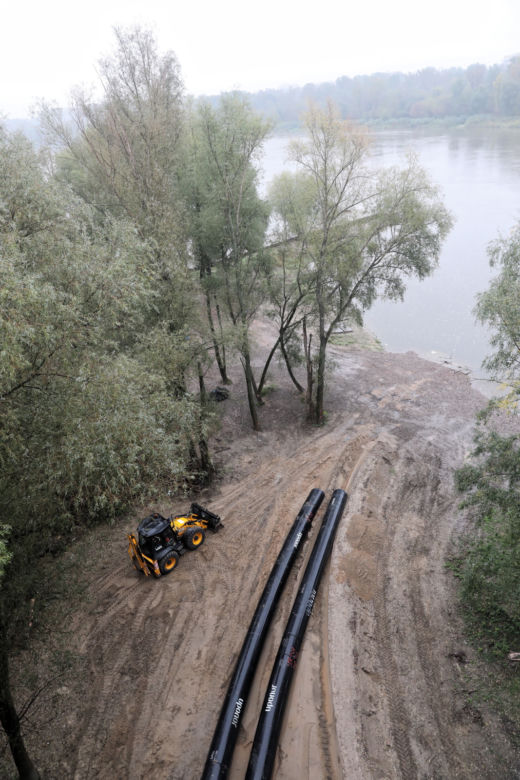 Most pontonowy na Wiśle zdemontowany. Ścieki znów wpadają do rzeki