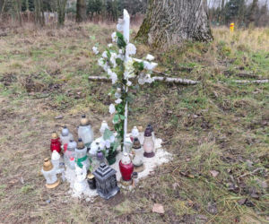 Tutaj zginęła 16-letnia Paulinka. Krzyż w Makowisku przypomina o strasznej tragedii [GALERIA]