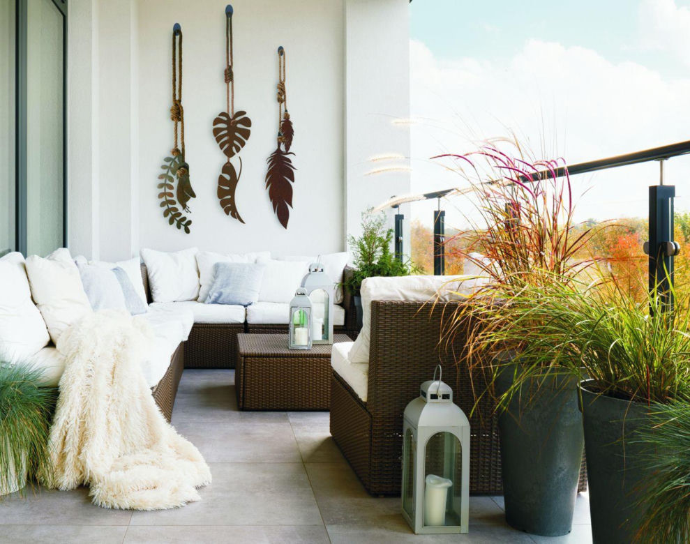 Balkon boho – delikatnie ze stalą