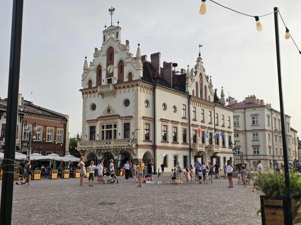 Jak spędzić wakacyjne popołudnie na rzeszowskim rynku