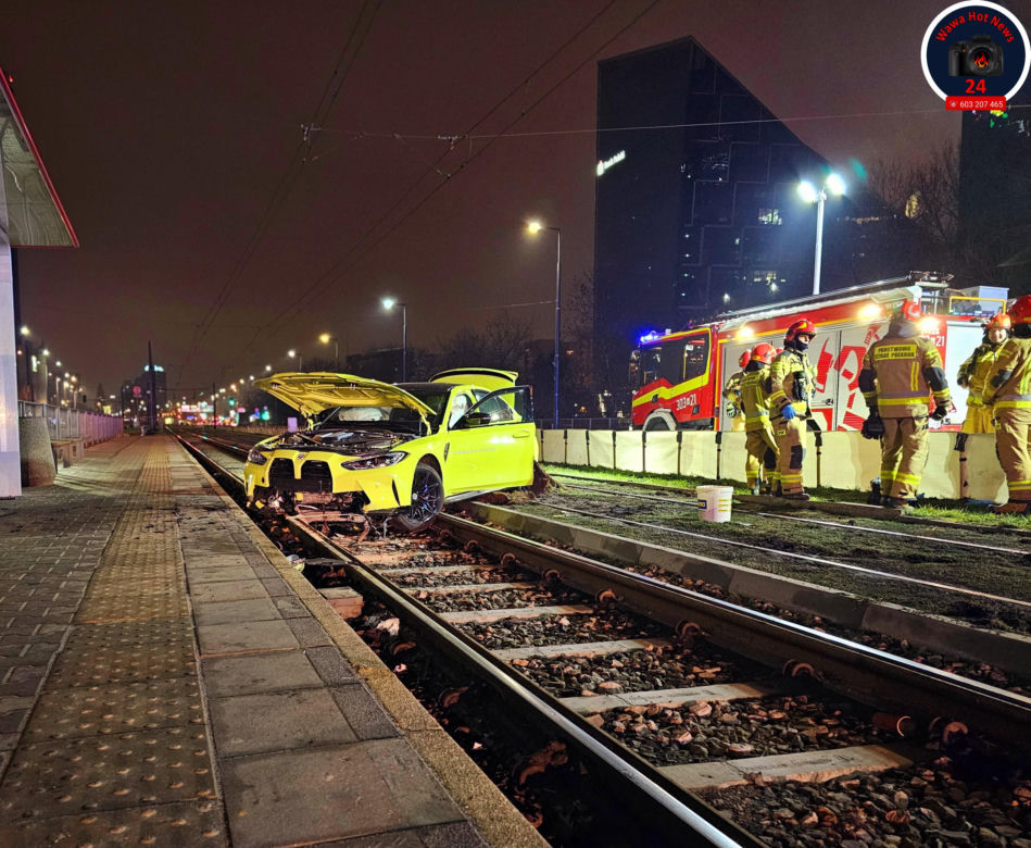 Wypożyczył auto za 500 tysięcy złotych i rozbił je na torowisku. 29-latek trafił do szpitala
