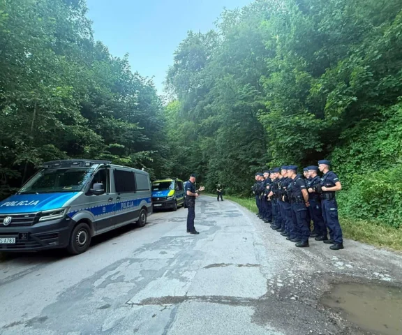 Tragedia w Borkowie. Nie żyje 64-latka, policja szuka jej męża
