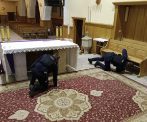 Alarm bombowy w kościele w Małopolsce. Policjanci padli na kolana!