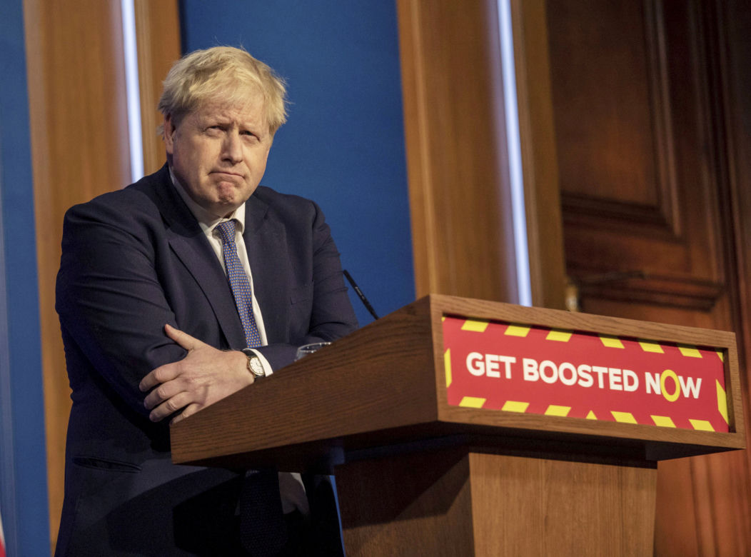 Boris Johnson skompromitowany. Imprezy, "winne piątki", wybryki jego ludzi. Musi odejść?