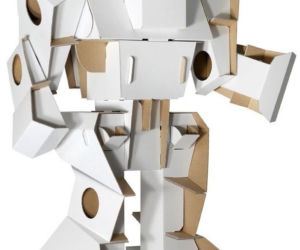 POMYSŁ NA PREZENT: robot z kartonu