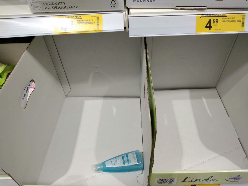 W Tarnowie SĄ jeszcze maseczki! Ich cena ZWALA z nóg! Środki czystości schodzą na pniu! 