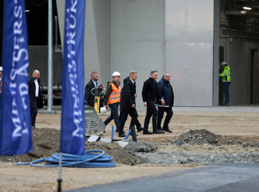 Wizyta Prezydenta Andrzeja Dudy na budowie tunelu pod gora Lubon Maly na odcinku S7 Naprawa - Skomielna Biala