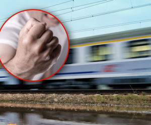 Chwile grozy w pociągu PKP Intercity. Agresywny pasażer rzucił się z pięściami na sokistę. 
