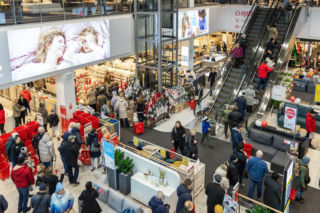 Pierwszy sklep Agata Meble w Olsztynie. Na otwarciu prawdziwe tłumy! 