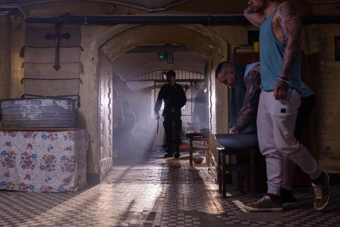 "Pierwsza miłość", odcinek 4181: Janek w kolumbijskim więzieniu natrafia na trop, który nada jego reportażowi zupełnie nowy wymiar