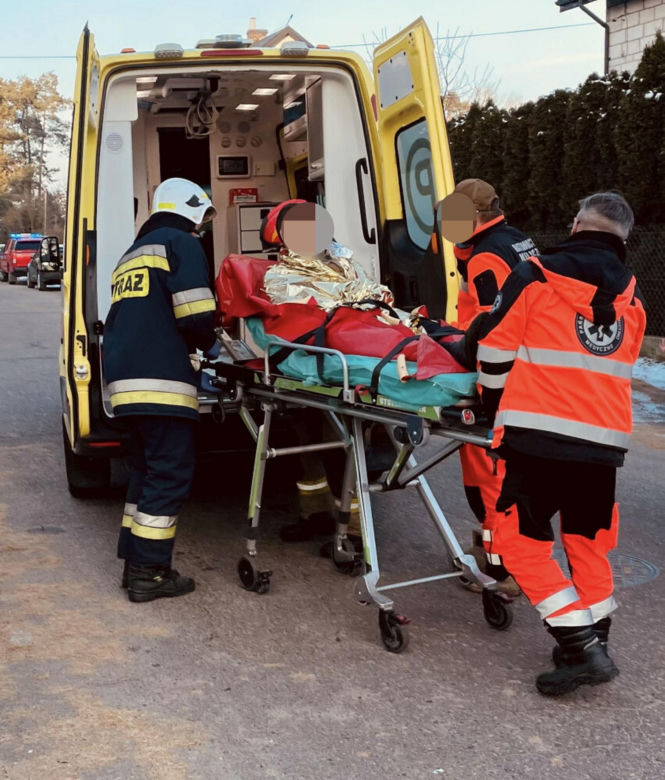 To on zadawał ciosy nożem w szkole. 18-letni uczeń ranił 3 osoby